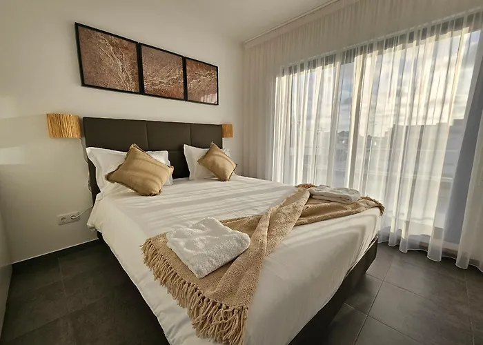 Cinco Όμπιδος