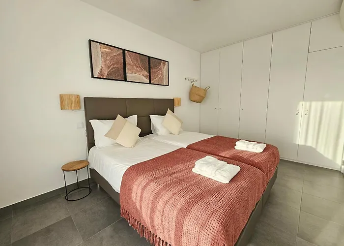 Cinco Όμπιδος