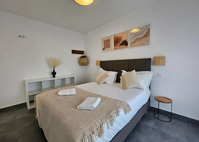 Cinco Βίλα Όμπιδος