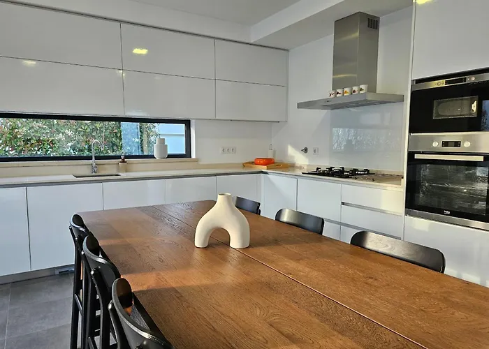 Cinco * Όμπιδος